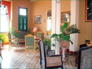 Salon de la casa particular Emilio y Carmen